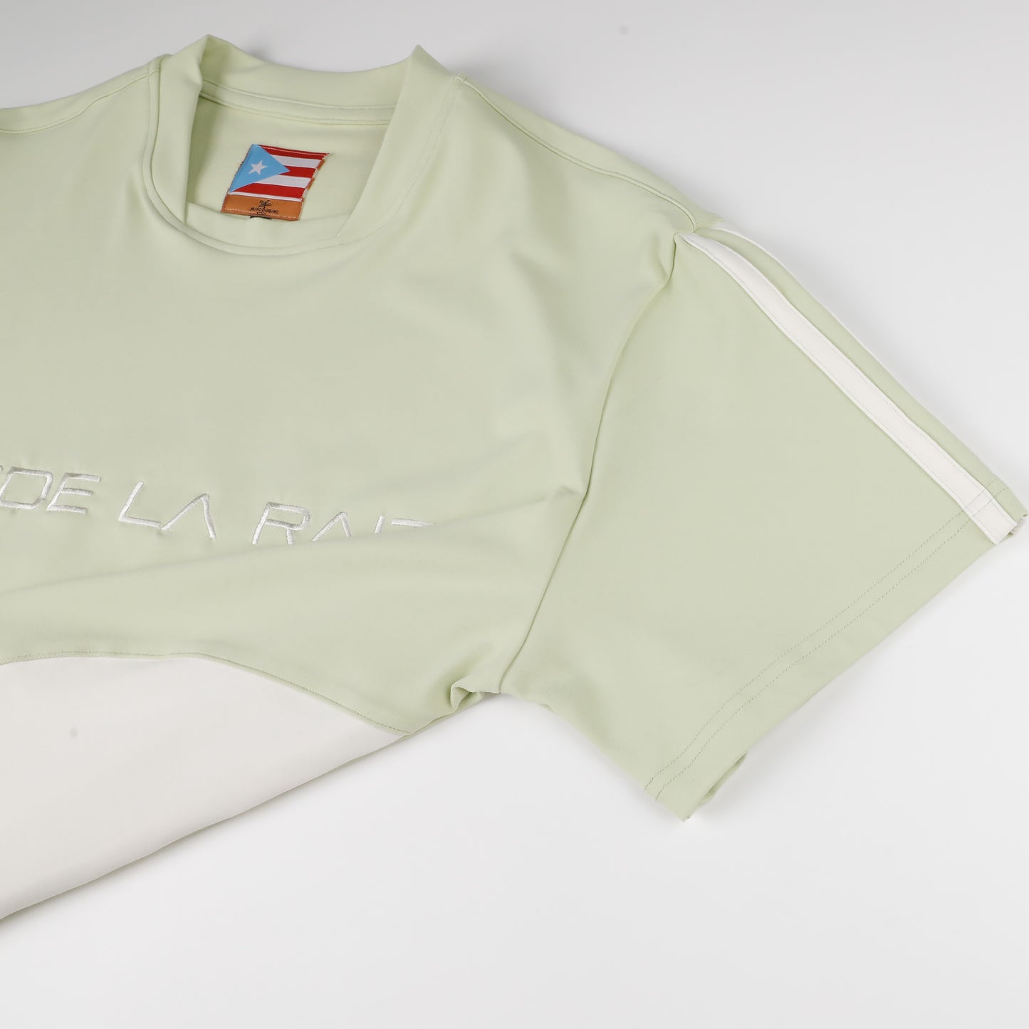 DESDE LΛ RΛIZ (PRE-ORDER)